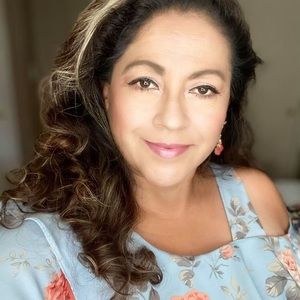 Meet your Posher, Alicia